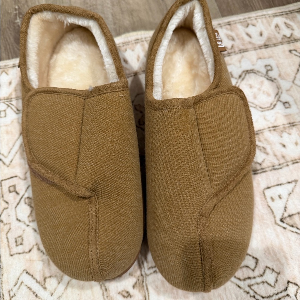 Men's Memory Foam Slippers with Adjustable Closure